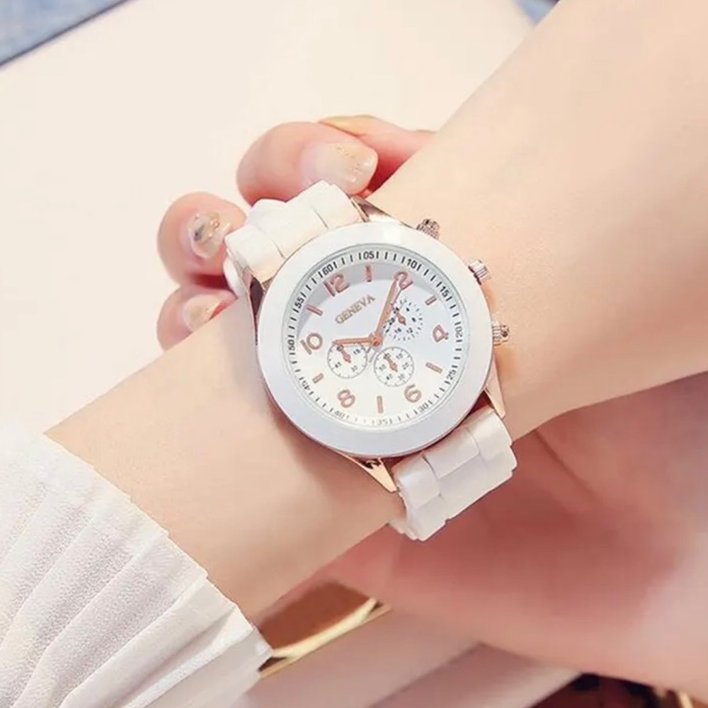 Women Quartz Watch Pink Silicone Jelly Wristwatch - Picture 2 of 4